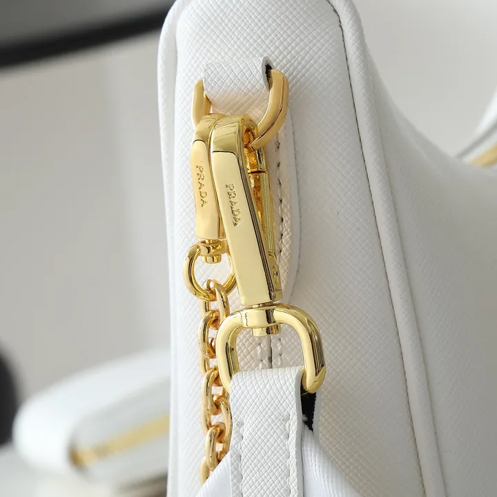 スーパーコピー プラダ キーホルダー