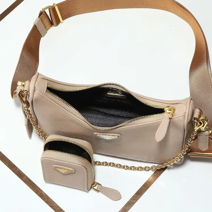 スーパーコピー プラダ キーホルダー