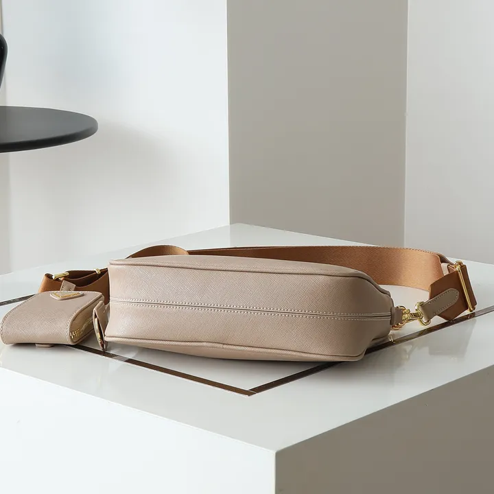 スーパーコピー プラダ キーホルダー