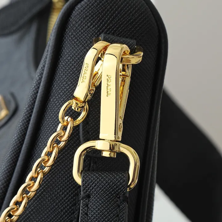 スーパーコピー プラダ キーホルダー