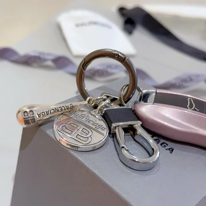 スーパーコピー バレンシアガ キーホルダー