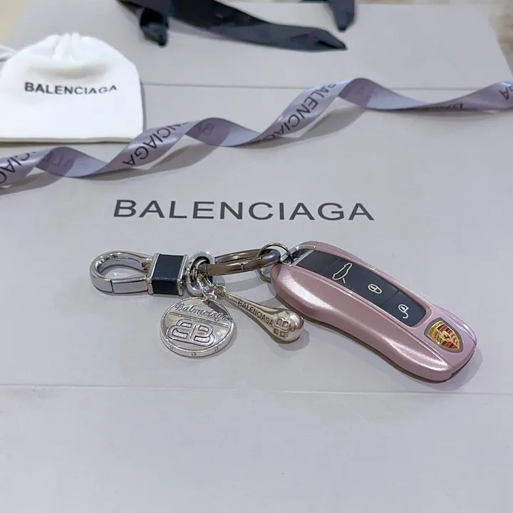 スーパーコピー バレンシアガ キーホルダー