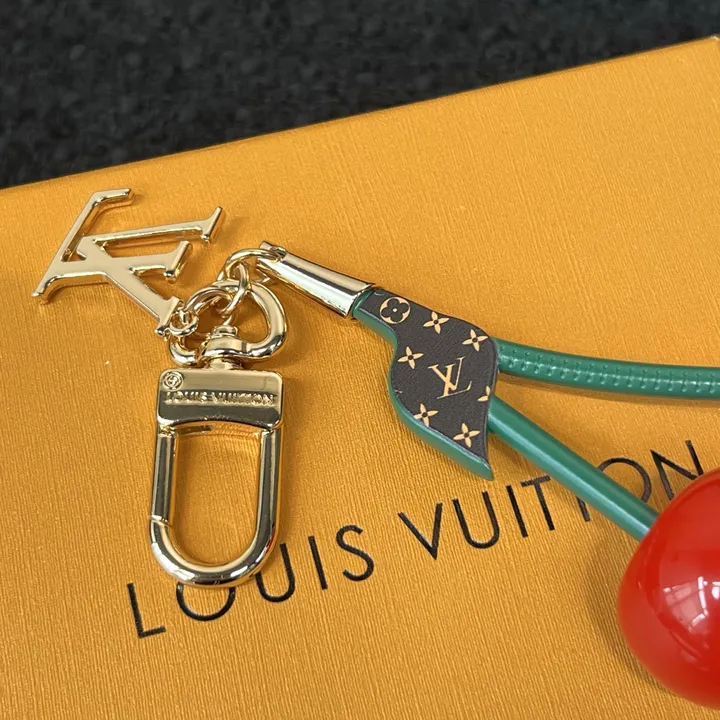 スーパーコピー ルイヴィトン キーホルダー