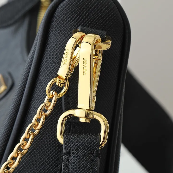 スーパーコピー プラダ キーホルダー