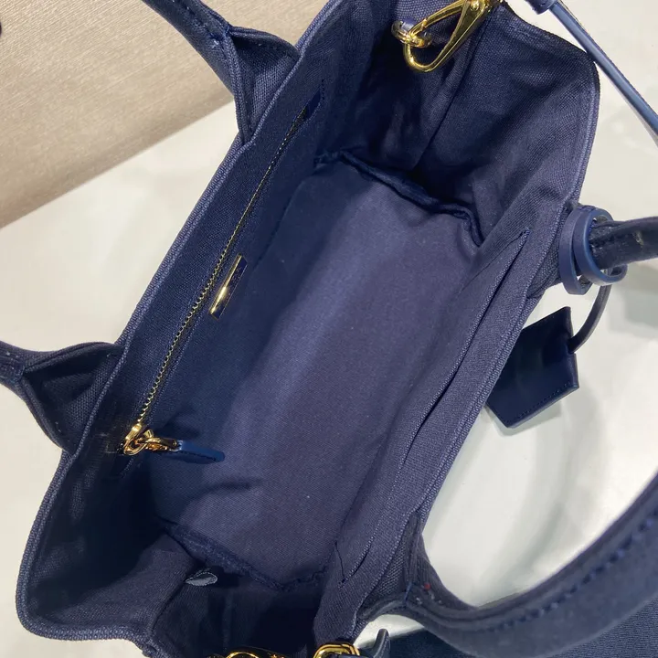 スーパーコピー プラダ キーホルダー