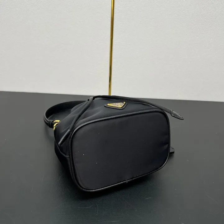 スーパーコピー バレンシアガ キーホルダー