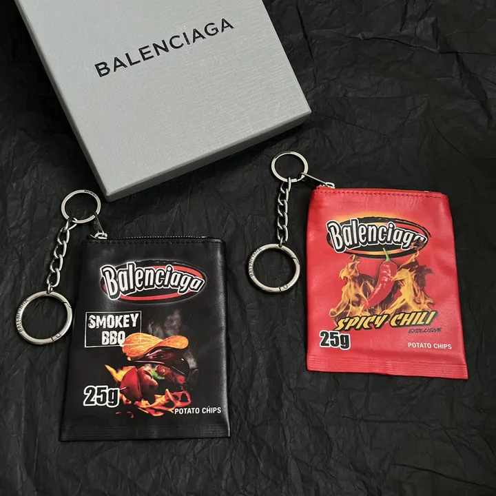スーパーコピー バレンシアガ キーホルダー