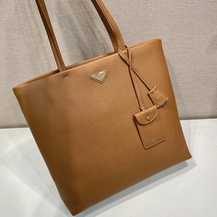 スーパーコピー プラダ キーホルダー