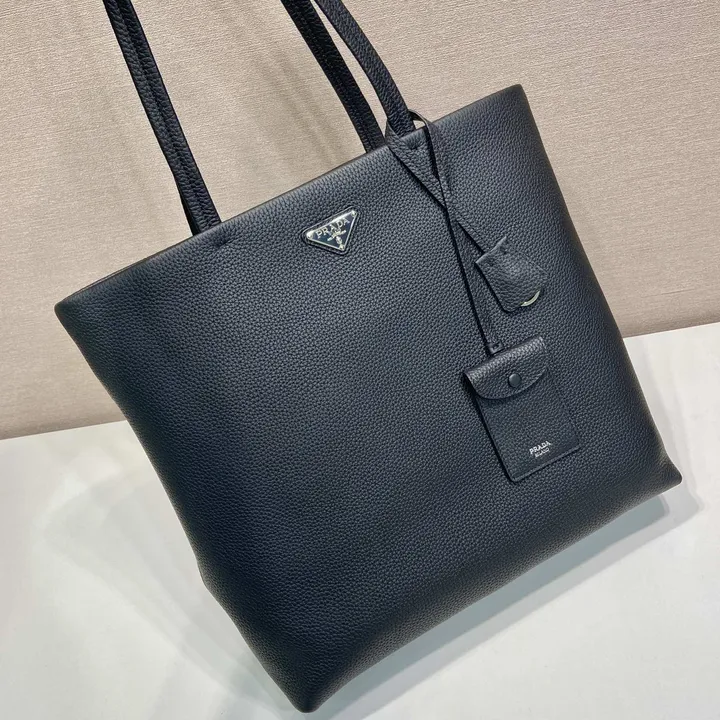 スーパーコピー プラダ キーホルダー