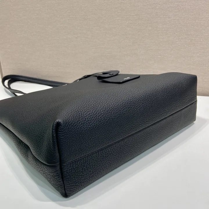 スーパーコピー プラダ キーホルダー