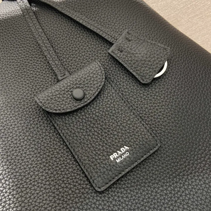 スーパーコピー プラダ キーホルダー