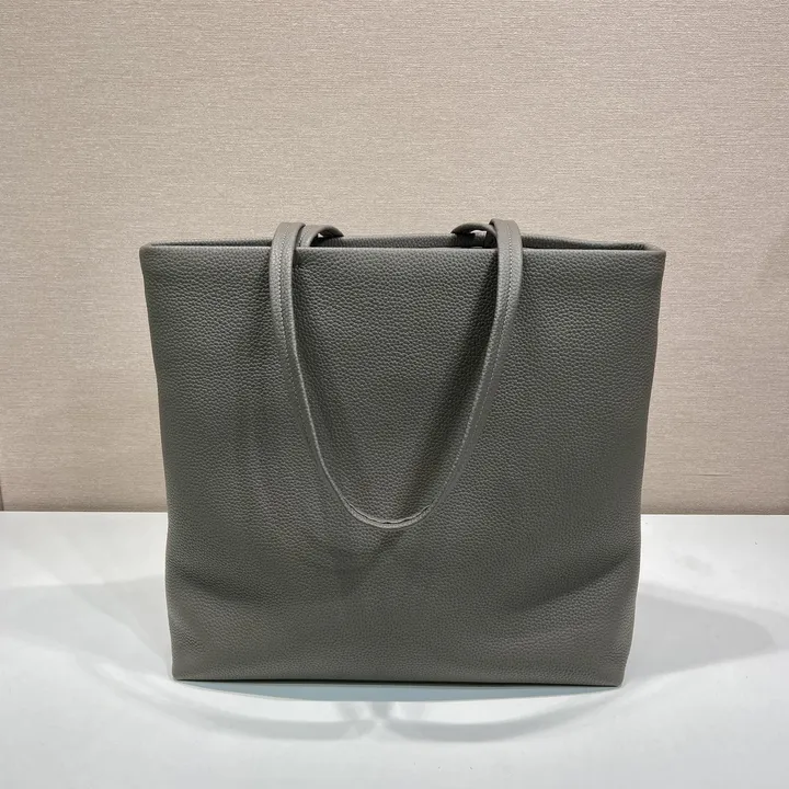 スーパーコピー プラダ キーホルダー