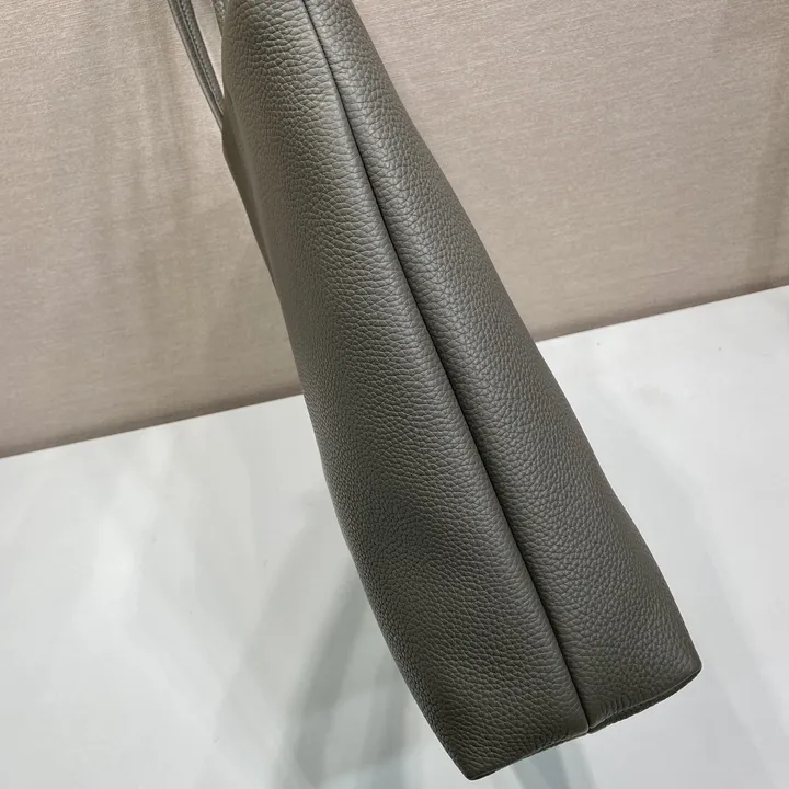 スーパーコピー プラダ キーホルダー