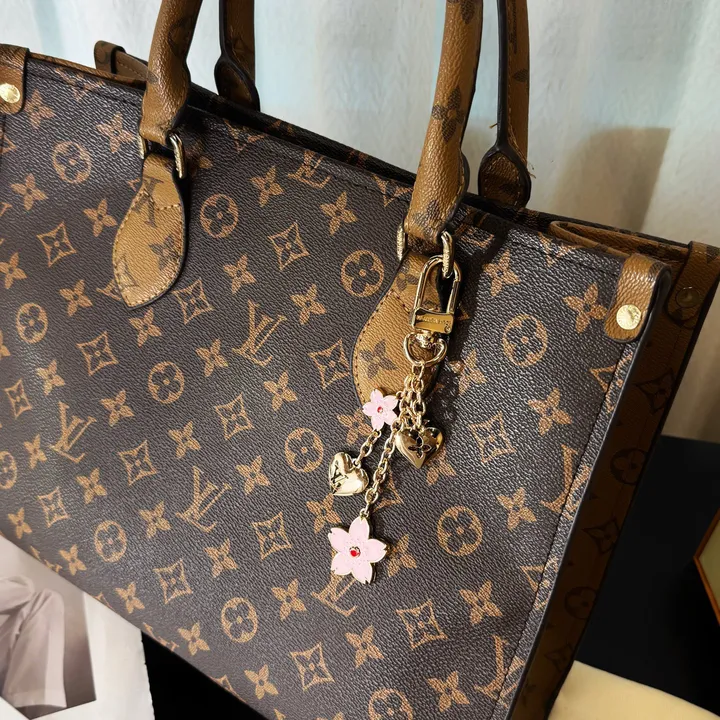 スーパーコピー ルイヴィトン キーホルダー