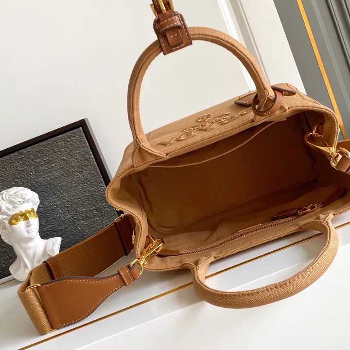 スーパーコピー バレンシアガ キーホルダー