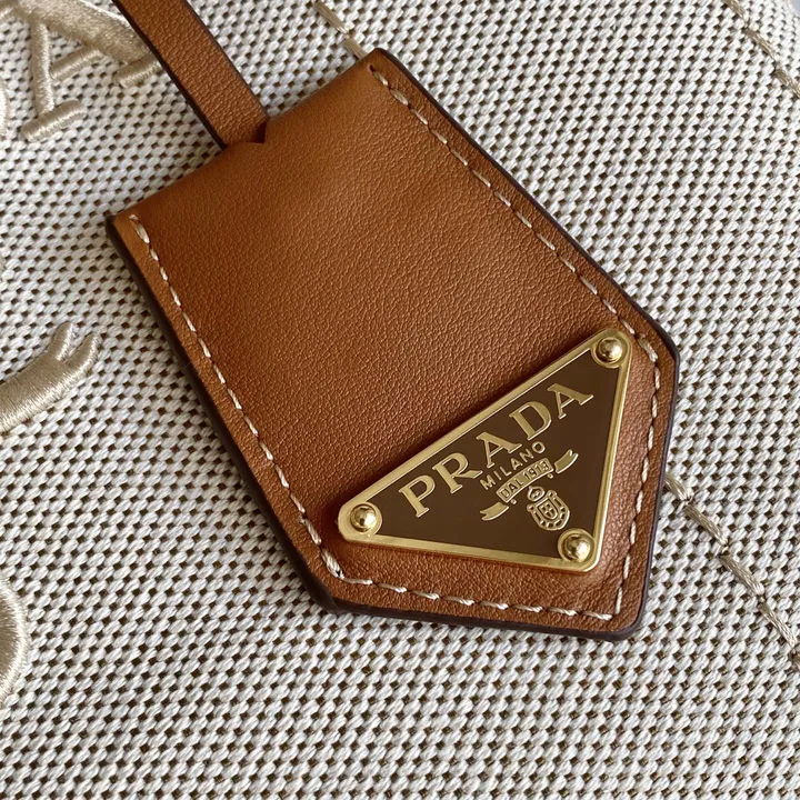 スーパーコピー バレンシアガ キーホルダー