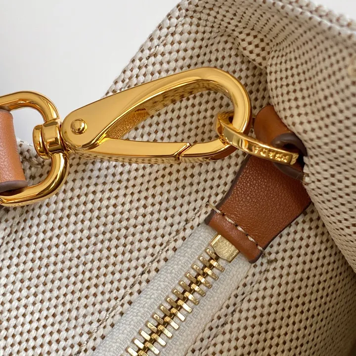 スーパーコピー バレンシアガ キーホルダー