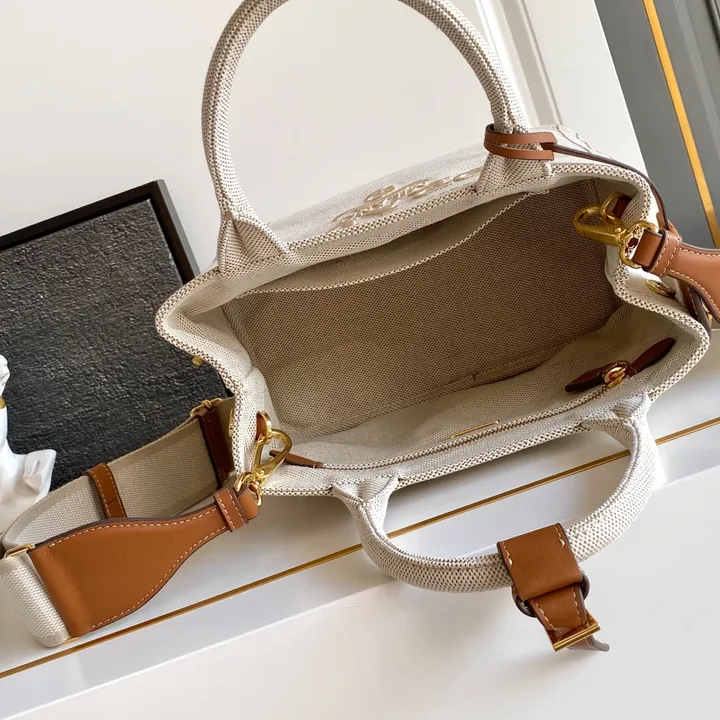 スーパーコピー バレンシアガ キーホルダー