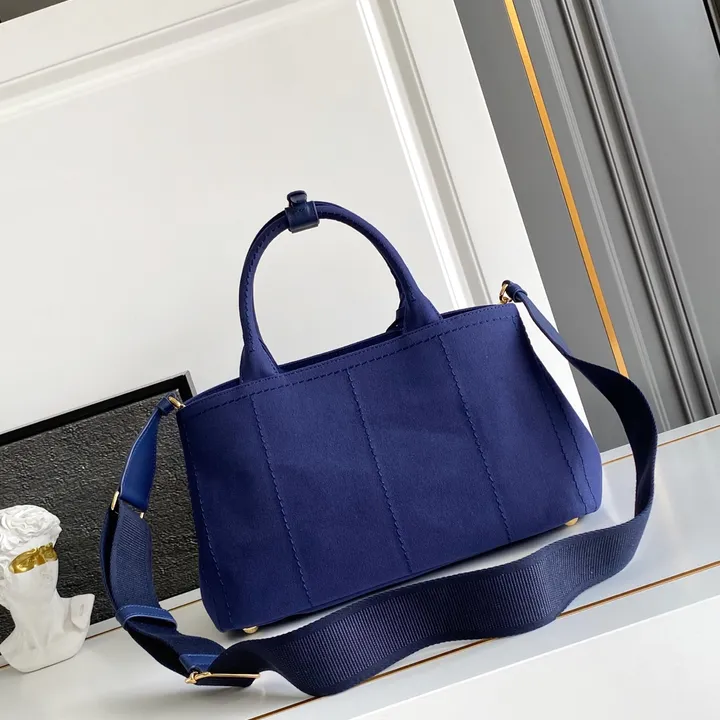 スーパーコピー バレンシアガ キーホルダー