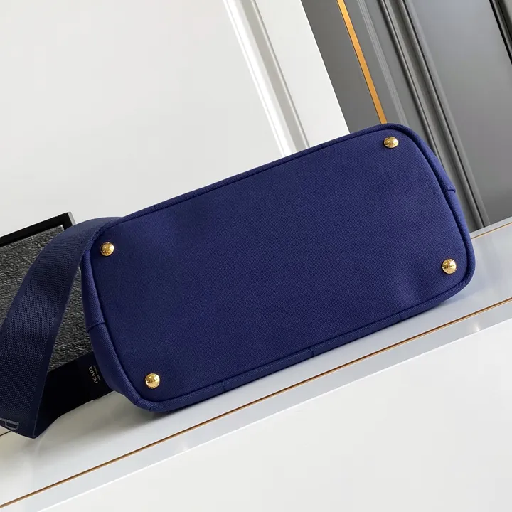 スーパーコピー バレンシアガ キーホルダー