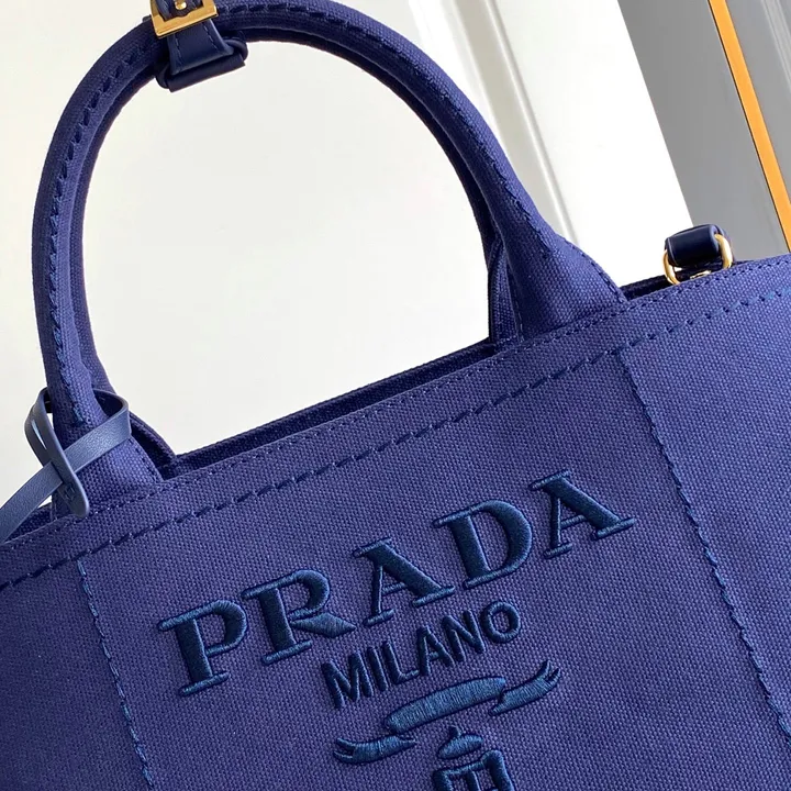 スーパーコピー バレンシアガ キーホルダー