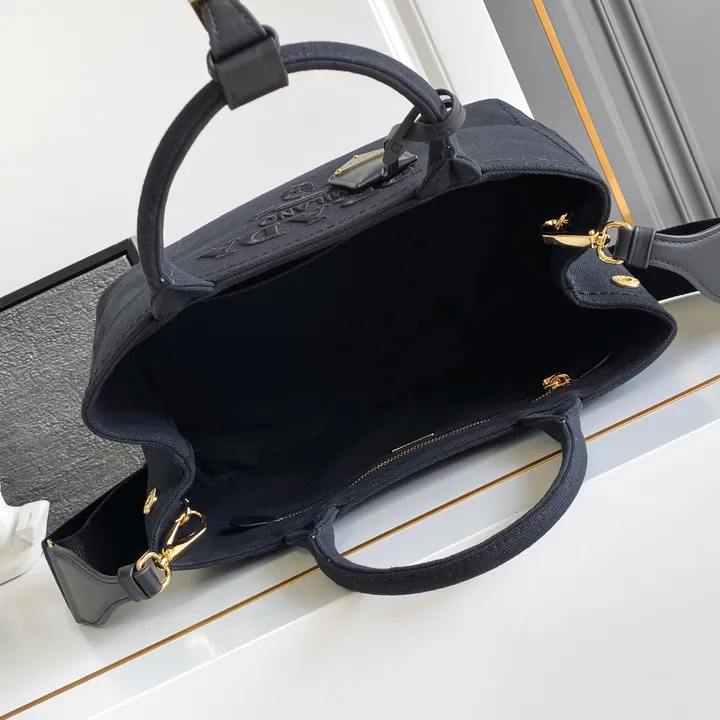 スーパーコピー バレンシアガ キーホルダー