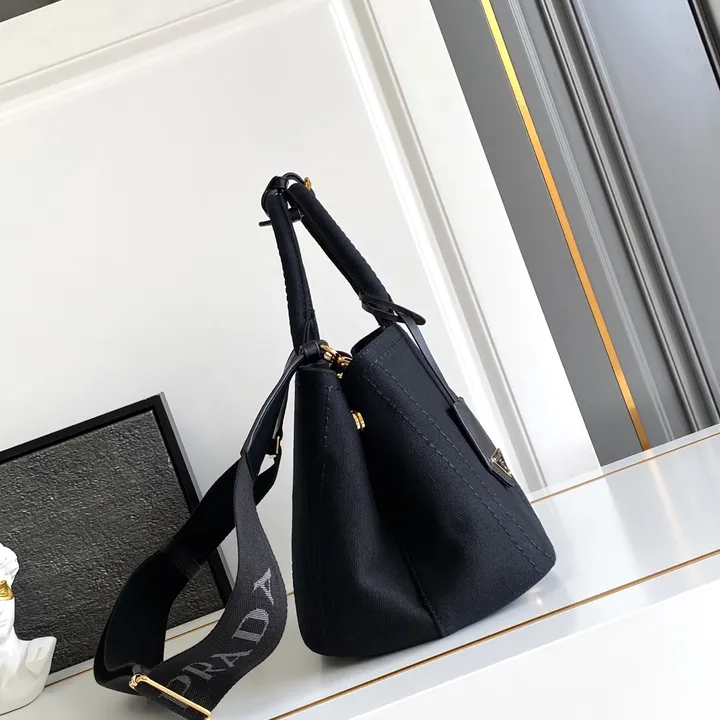 スーパーコピー バレンシアガ キーホルダー