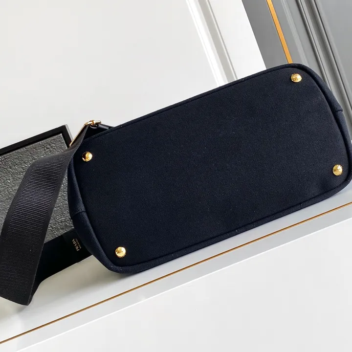 スーパーコピー バレンシアガ キーホルダー