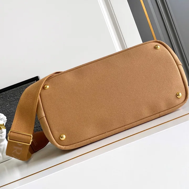 スーパーコピー バレンシアガ キーホルダー