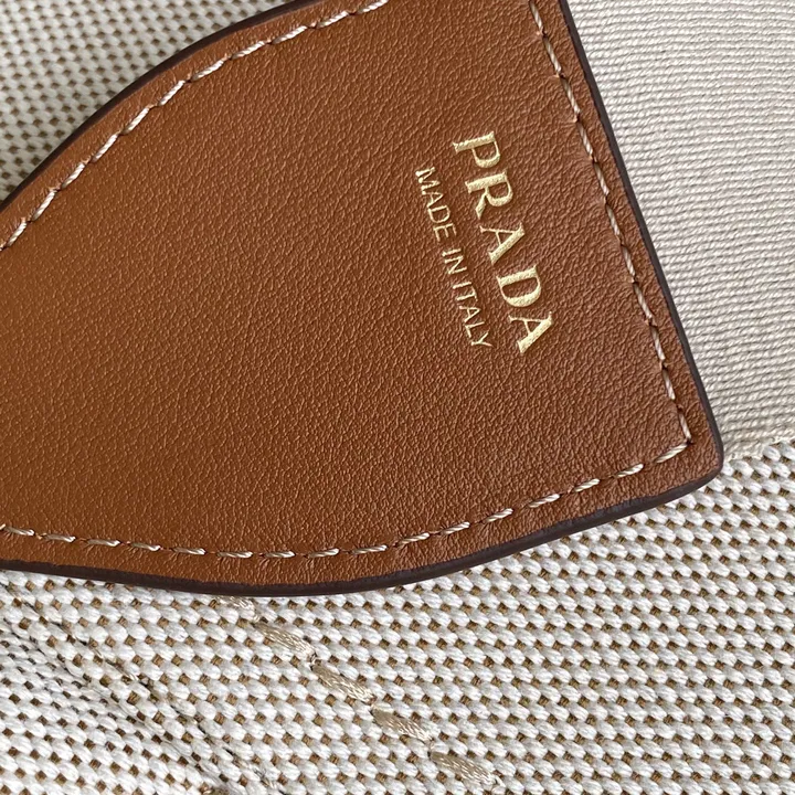 スーパーコピー バレンシアガ キーホルダー