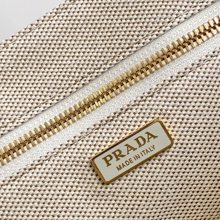 スーパーコピー バレンシアガ キーホルダー