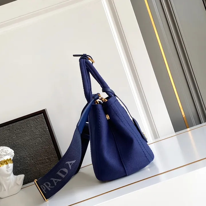 スーパーコピー バレンシアガ キーホルダー