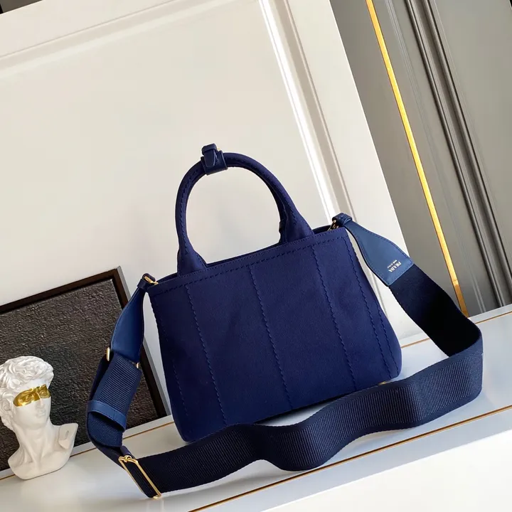 スーパーコピー バレンシアガ キーホルダー