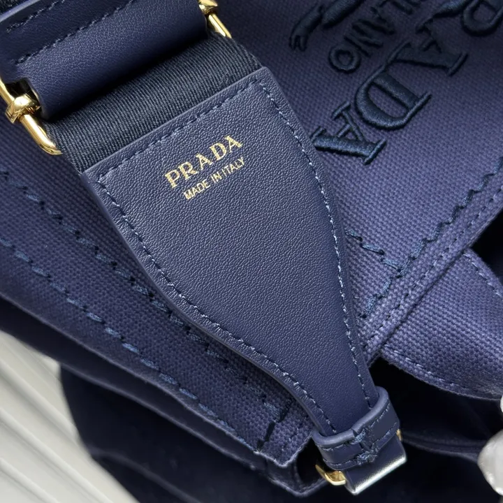 スーパーコピー プラダ キーホルダー