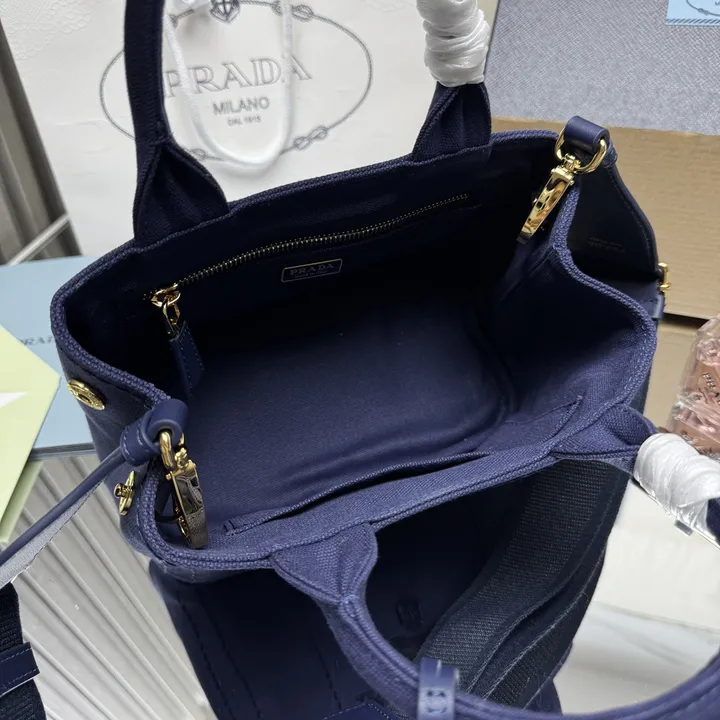 スーパーコピー プラダ キーホルダー