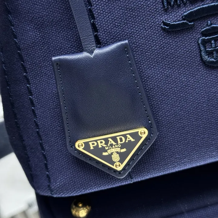 スーパーコピー プラダ キーホルダー