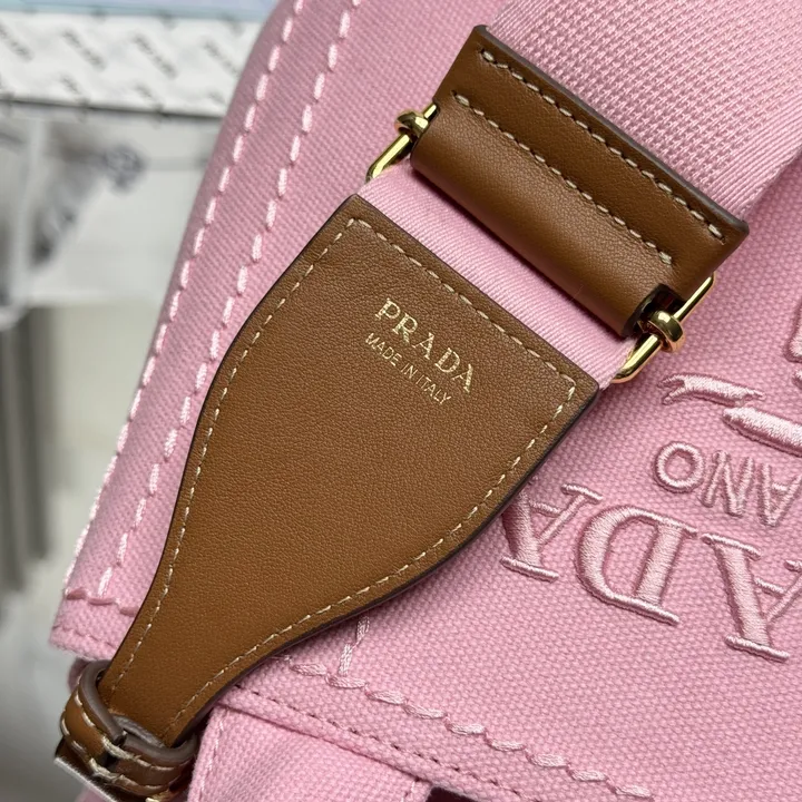 スーパーコピー プラダ キーホルダー