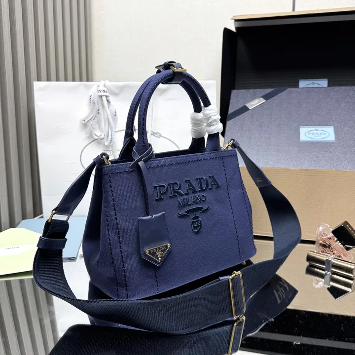 スーパーコピー プラダ キーホルダー