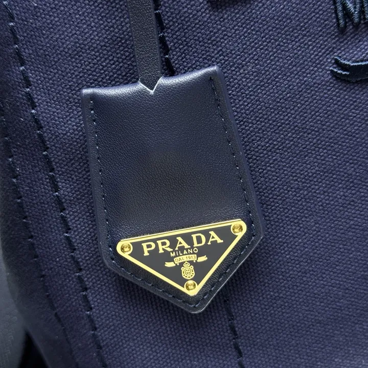 スーパーコピー プラダ キーホルダー