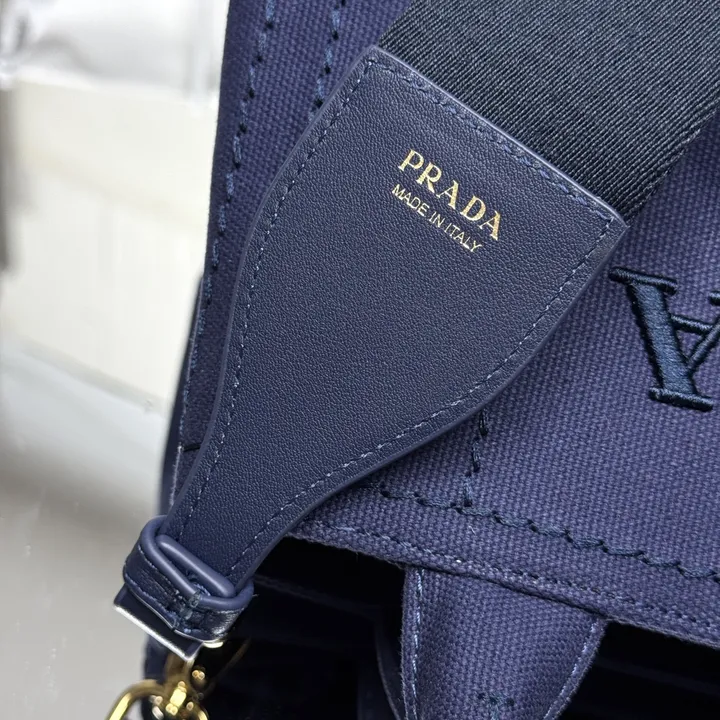 スーパーコピー プラダ キーホルダー