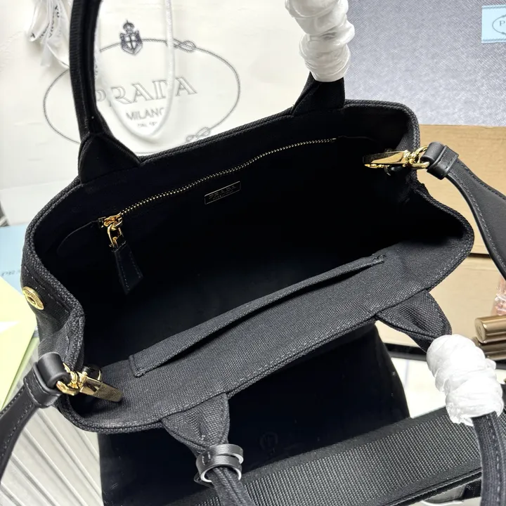 スーパーコピー プラダ キーホルダー