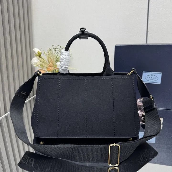 スーパーコピー プラダ キーホルダー