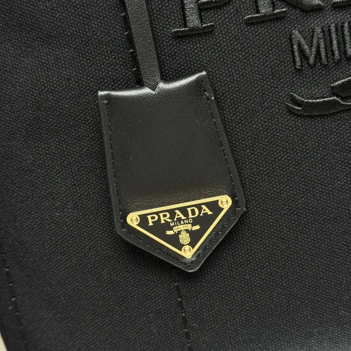 スーパーコピー プラダ キーホルダー