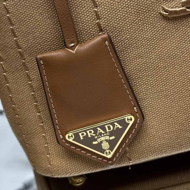 スーパーコピー プラダ キーホルダー