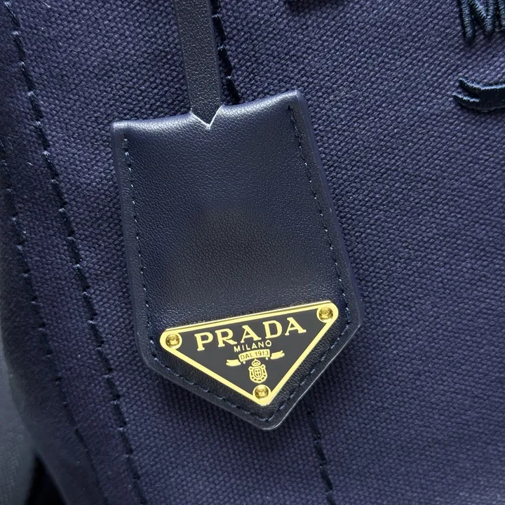 スーパーコピー プラダ キーホルダー