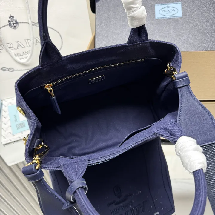 スーパーコピー プラダ キーホルダー