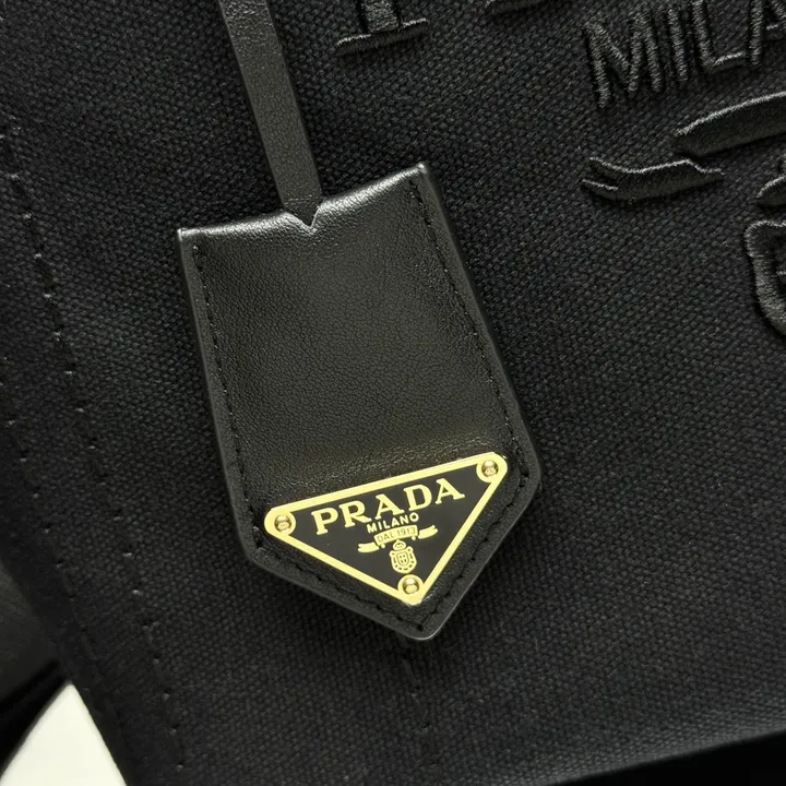 スーパーコピー プラダ キーホルダー