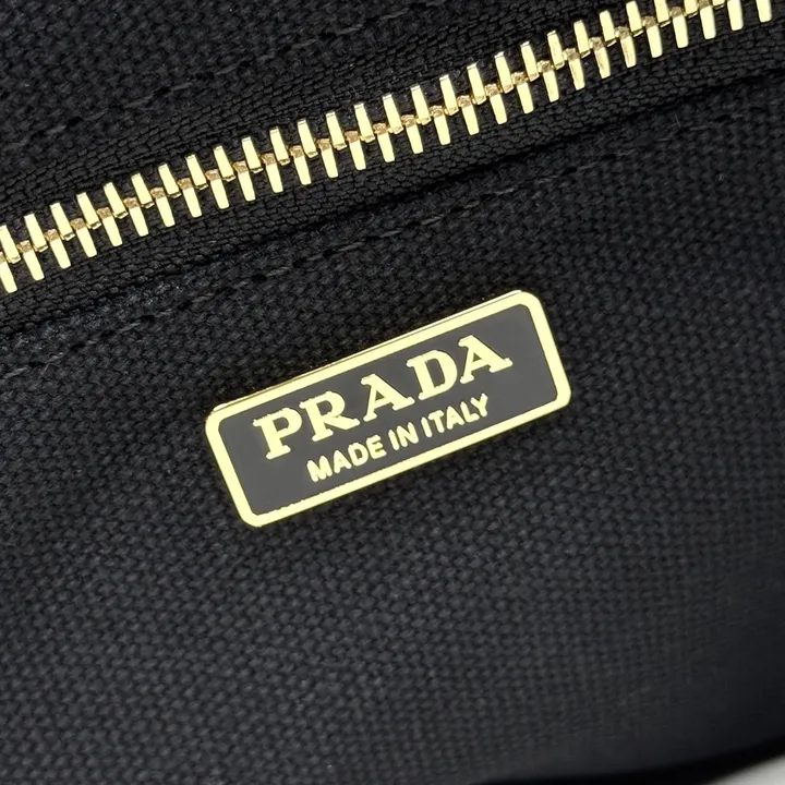 スーパーコピー プラダ キーホルダー