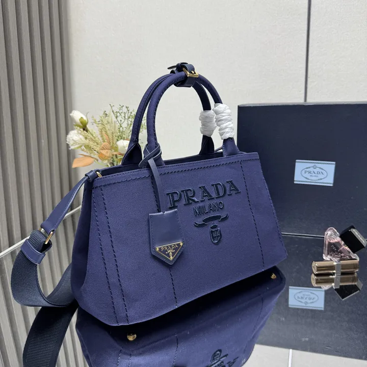 スーパーコピー プラダ キーホルダー