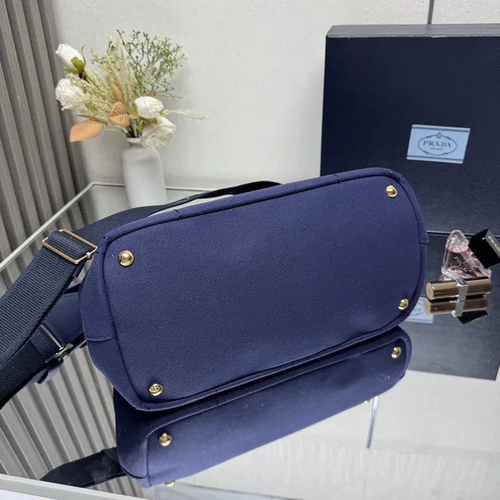 スーパーコピー プラダ キーホルダー